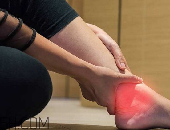 小腿酸疼是缺钙吗,小腿抽筋是什么原因?