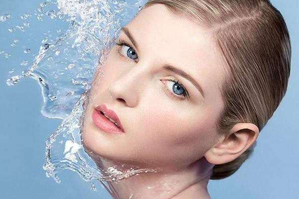 晚上怎样护肤最好,晚上怎么护理皮肤最好