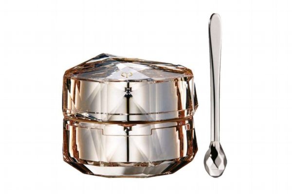 眼霜使用误区,眼霜到底用不用