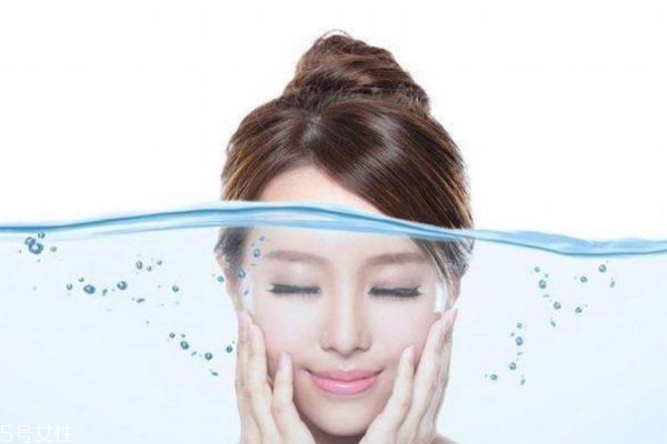 皮肤为什么会缺水呢,皮肤缺水会导致哪些皮肤问题