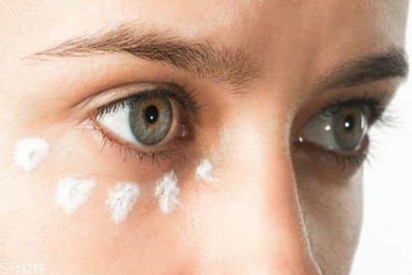 眼霜什么时候用合适,眼霜几岁可以用 眼霜什么时候用合适,眼霜几岁可以用