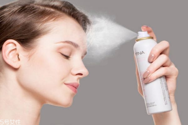 过敏脸部干燥脱皮怎么办,脸部干燥脱皮发红刺痛怎么恢复