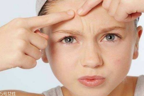 女生脸上长痘吃什么水果好?,女孩子脸上长痘吃什么水果好 女生脸上长痘吃什么水果好?,女孩子脸上长痘吃什么水果好