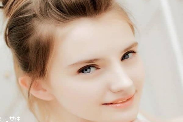 干性皮肤用什么护肤品好,干性皮肤用什么护肤品好求推荐 干性皮肤用什么护肤品好,干性皮肤用什么护肤品好求推荐