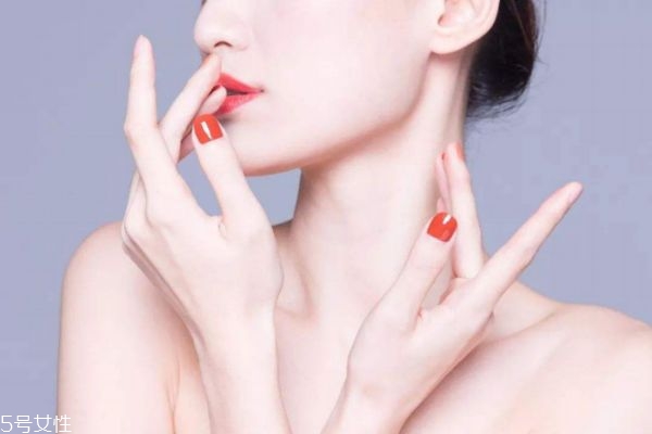 油性皮肤要注意什么,油性皮肤要注意什么不容易长痘 油性皮肤要注意什么,油性皮肤要注意什么不容易长痘