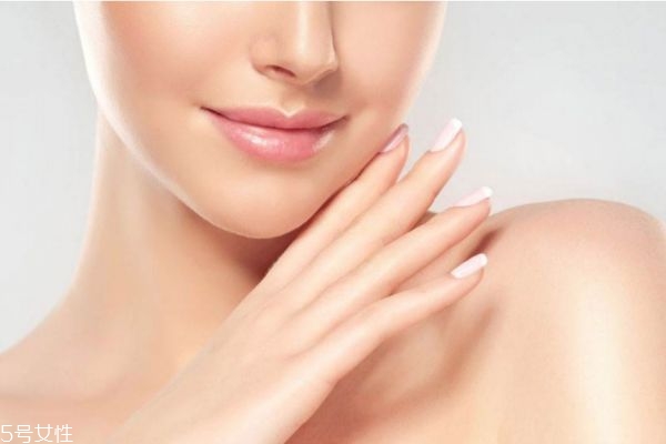 皮肤总是出油是什么原因,皮肤越来越油是什么原因 皮肤总是出油是什么原因,皮肤越来越油是什么原因