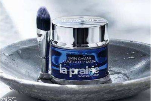 涂抹式面膜用手还是用刷子,面膜直接用手涂抹吗