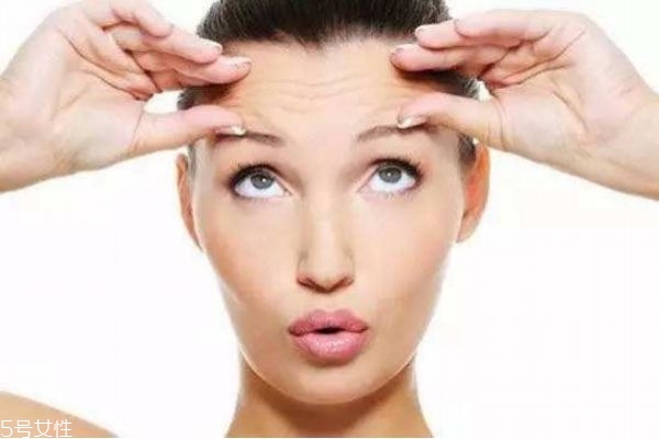 脸油长痘怎么办,怎么改善脸上出油和长痘