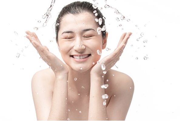 牙膏洗脸的正确步骤,用牙膏洗脸会怎样 牙膏洗脸的正确步骤,用牙膏洗脸会怎样