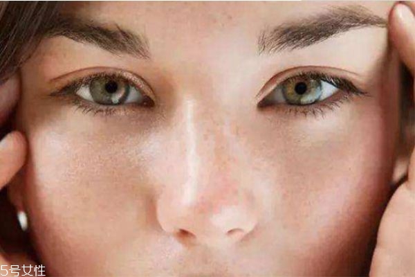 从油皮变干皮怎么回事,干皮变油皮是怎么办