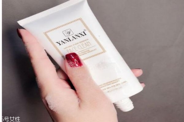 氨基酸洗面奶有啥用,用氨基酸洗面奶的好处