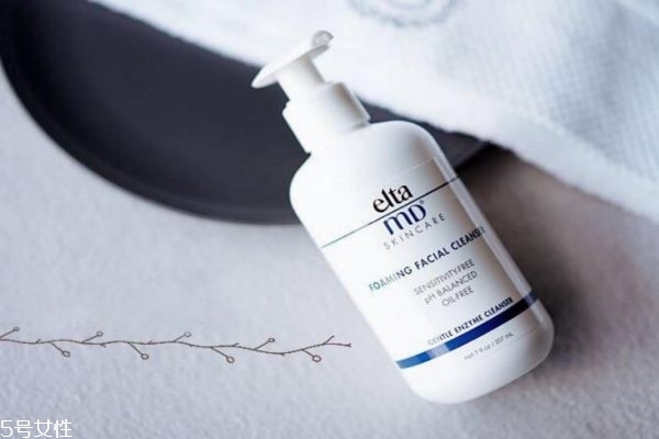 氨基酸的洗面奶的好处和缺点,洗面奶含氨基酸好还是不好? 氨基酸的洗面奶的好处和缺点,洗面奶含氨基酸好还是不好?