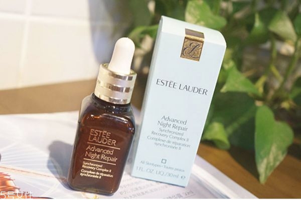 小棕瓶精华好用还是小黑瓶精华好用,小棕瓶精华用后脸黑了怎么办