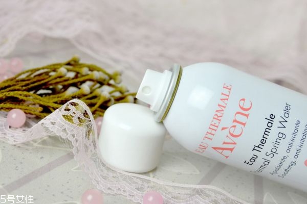 补水喷雾和水有什么区别,补水喷雾和化妆水的区别