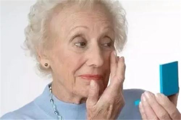 有了黑眼圈之后按时睡觉可以缓解吗,黑眼圈睡觉能消除吗 有了黑眼圈之后按时睡觉可以缓解吗,黑眼圈睡觉能消除吗