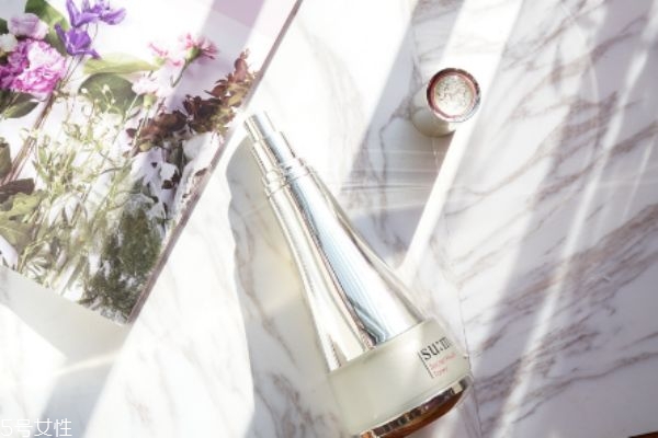 呼吸魔法水乳适合什么肤质,呼吸魔法精华水前用还是水后用 呼吸魔法水乳适合什么肤质,呼吸魔法精华水前用还是水后用