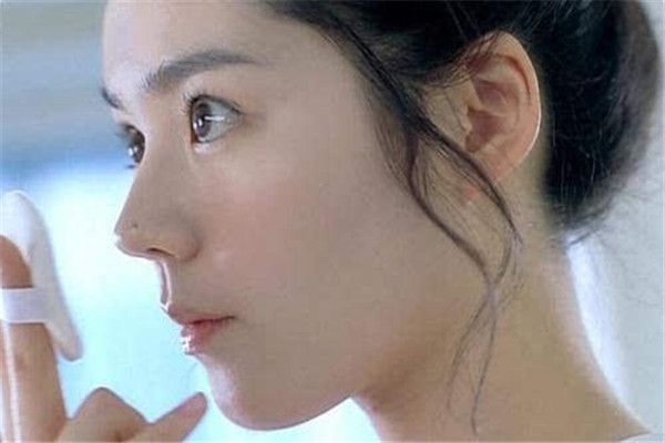 鼻子脱皮怎么办小妙招,鼻子脱皮快速解决