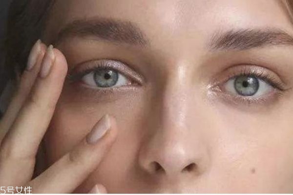 眼霜的功效和作用,眼霜是干什么用的