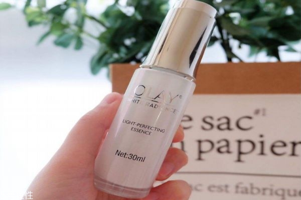 olay小白瓶用法,olay小白瓶在护肤的哪一步 olay小白瓶用法,olay小白瓶在护肤的哪一步