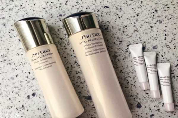 面霜好还是乳液好,乳液和面霜哪个重要