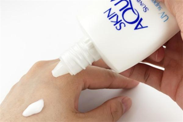 曼秀雷敦小金帽防晒霜,曼秀雷敦三件套怎么样