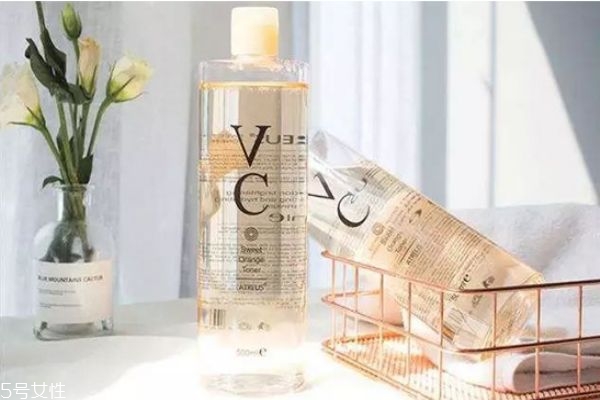 vc水能不能白天用,vc水可以白天用吗