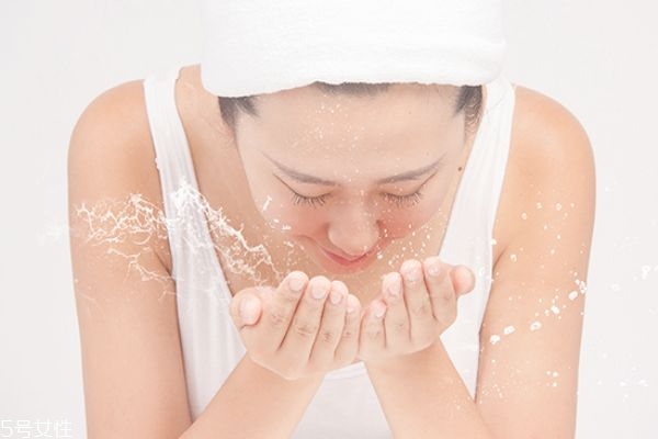皂基洗面奶多久用一次比较好,皂基洗面奶每天使用会怎样