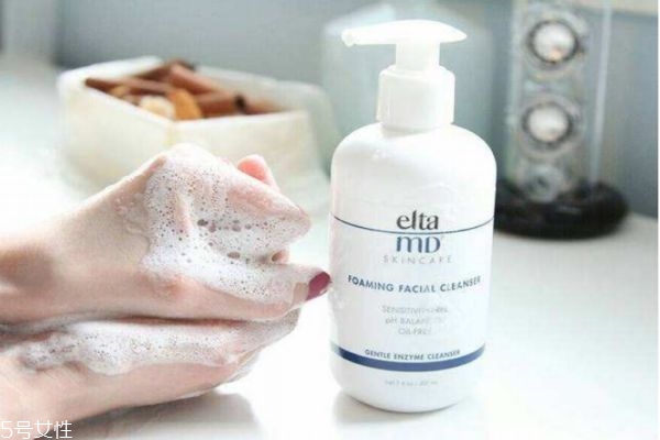 一用氨基酸洗面奶就爆痘,氨基酸洗面奶用后起痘