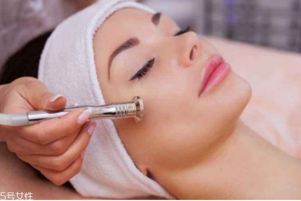 美容院怎么去川字纹,如何去除川字纹