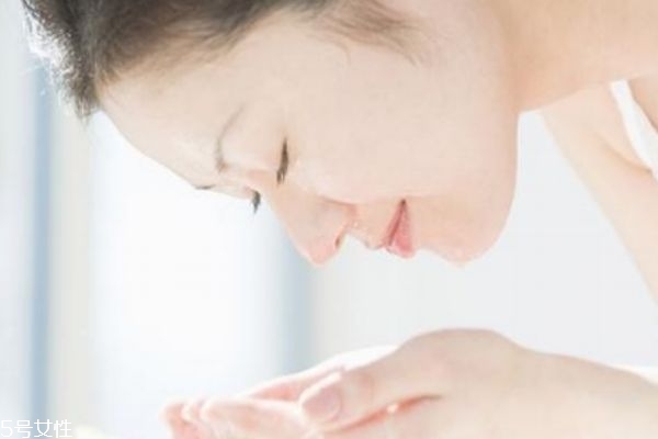 混合性皮肤如何护肤呢,混合性皮肤的护肤步骤