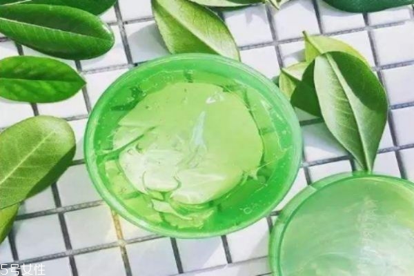 长期使用芦荟胶对脸部皮肤好吗,用芦荟擦脸的正确方法