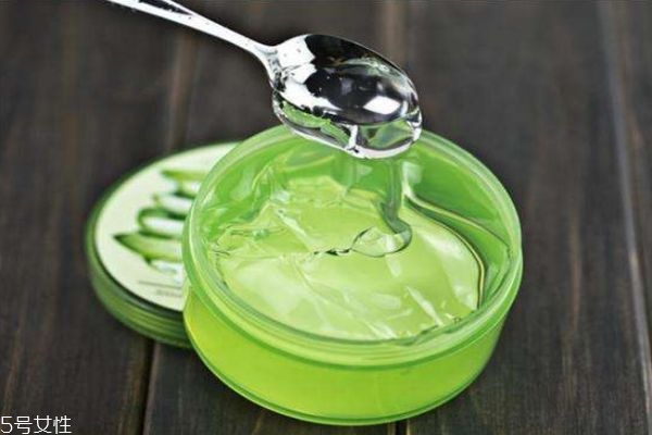 每天用芦荟胶的危害怎么正确的,每天用芦荟胶的危害把芦荟直接用可以吗?