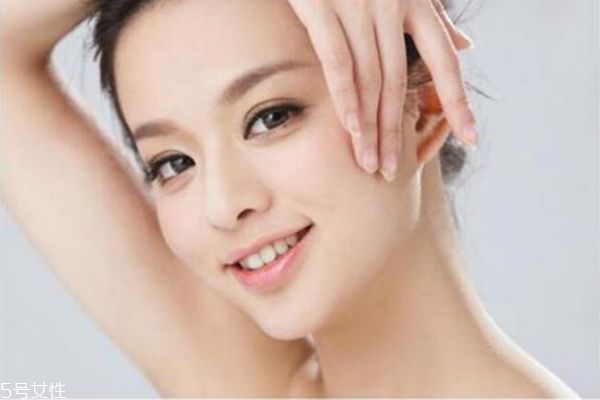 护肤品乳和露有什么区别,露和乳液的区别