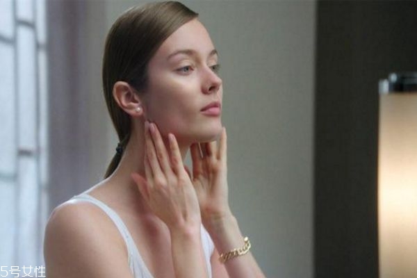 颈部皮肤松弛怎么紧致,颈部皮肤松弛怎么办