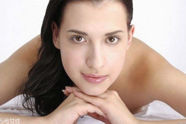 护肤品不吸收的表现有哪些,护肤品不吸收的表现油腻 护肤品不吸收的表现有哪些,护肤品不吸收的表现油腻