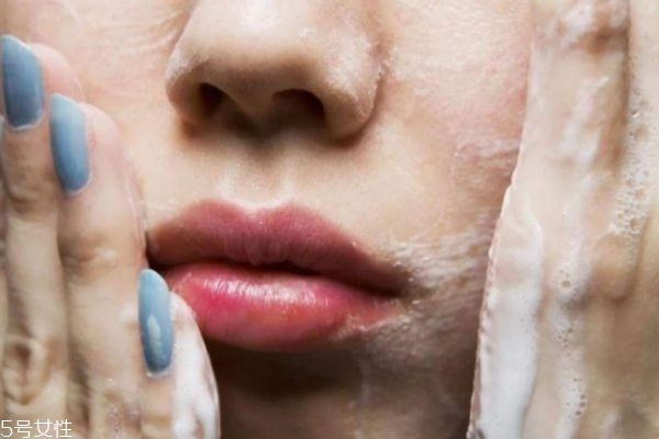 抹脸的正确顺序全部,擦脸的顺序