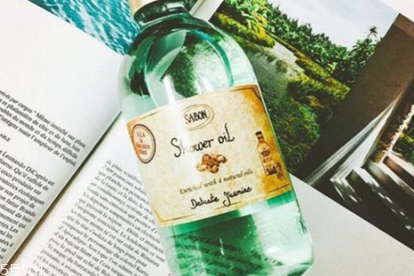 沐浴油的使用方法,沐浴油的使用步骤