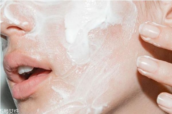 如何让护肤品更好吸收,怎样让护肤品充分吸收 如何让护肤品更好吸收,怎样让护肤品充分吸收