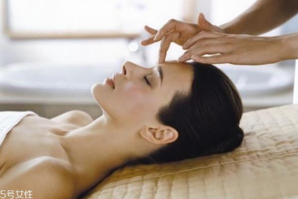 水疗好还是面膜贴好,面膜和水疗的区别 水疗好还是面膜贴好,面膜和水疗的区别