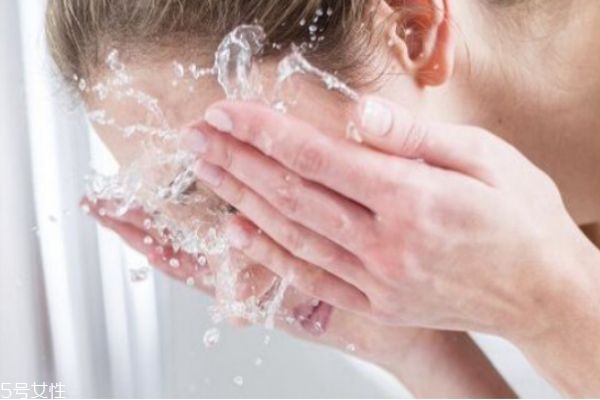 缓解皮肤过敏的小妙招,怎样缓解皮肤过敏