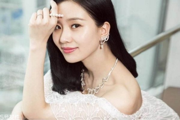 颈纹的产生,颈纹的形成原因 颈纹的产生,颈纹的形成原因