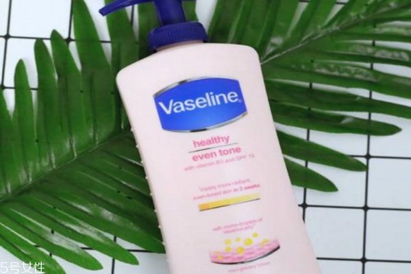 凡士林烟酰胺身体乳,凡士林烟酰胺美白身体乳有用吗