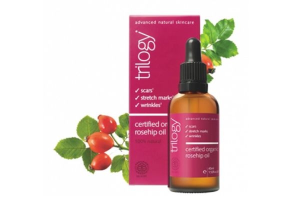 玫瑰果油的功效和作用,玫瑰果油的功效和作用及使用方法 玫瑰果油的功效和作用,玫瑰果油的功效和作用及使用方法