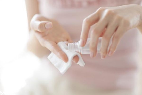 精华和面膜使用顺序,面膜精华水乳液的使用顺序