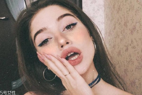 保湿和补水有什么区别,补水保湿和补水滋养的区别