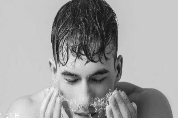 男生擦脸有什么好推荐,男生擦脸的用什么比较好