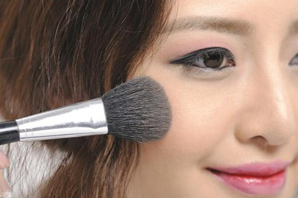 长期化妆的危害,长期化妆的危害有哪些