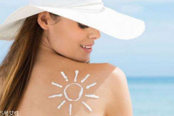 防晒有什么好处,坚持每天涂防晒的好处 防晒有什么好处,坚持每天涂防晒的好处