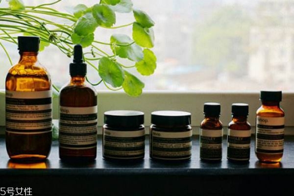 伊索无油精华的功效,伊索精华有油和无油哪个好用