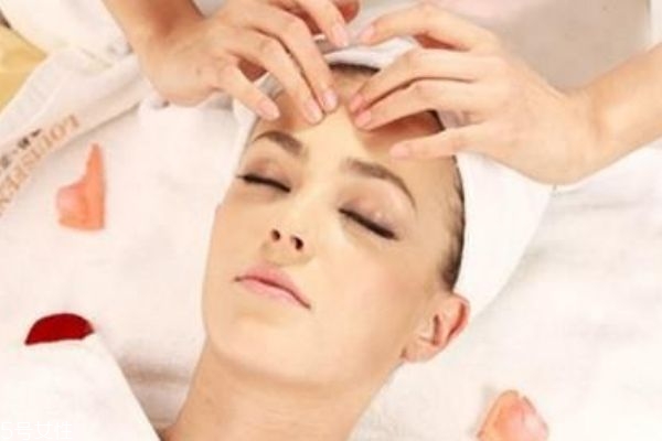 面部刮痧的好处和功效,面部刮痧的好处和坏处